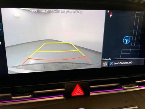 Used 2025 Hyundai Elantra SEL FWD image 21