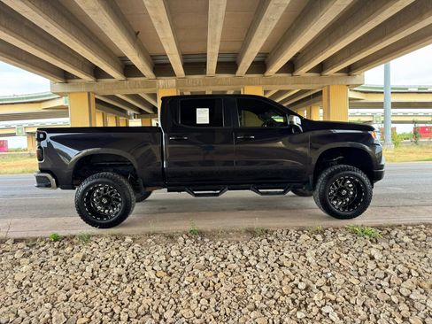 Used 2022 Chevrolet Silverado 1500 LT w/ Z71 Off-Road Package AWD/4WD image 2