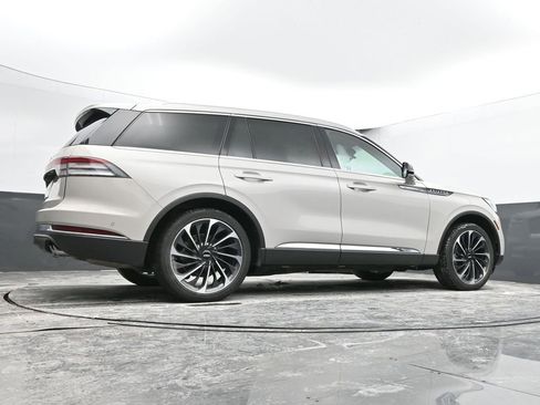 Used 2024 Lincoln Aviator Reserve w/ Equipment Group 201A AWD/4WD image 46