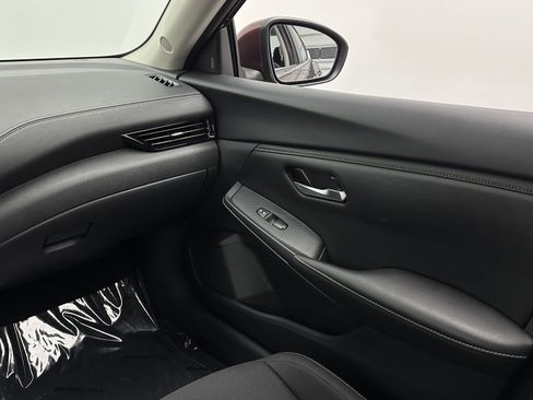 Used 2025 Nissan Sentra SV image 19