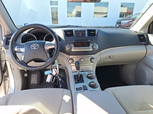 Used 2011 Toyota Highlander 2WD image 17