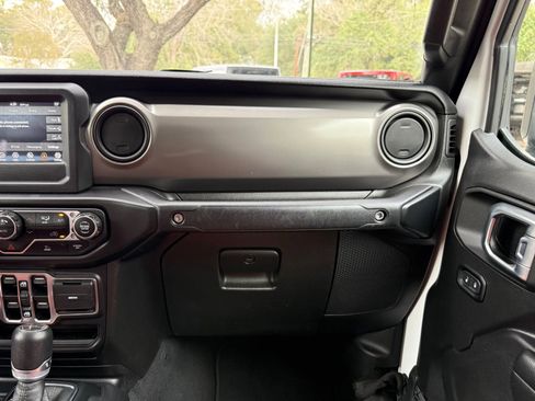 Used 2021 Jeep Gladiator Sport image 30