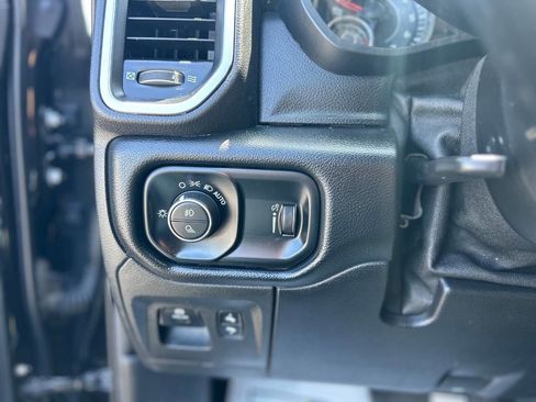 Used 2021 RAM 1500 Big Horn RWD image 11