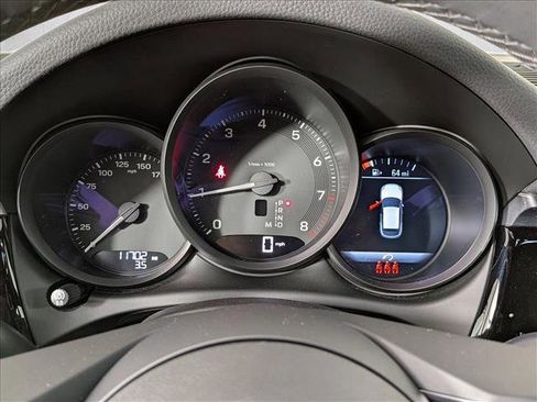 Certified 2025 Porsche Macan AWD/4WD image 15