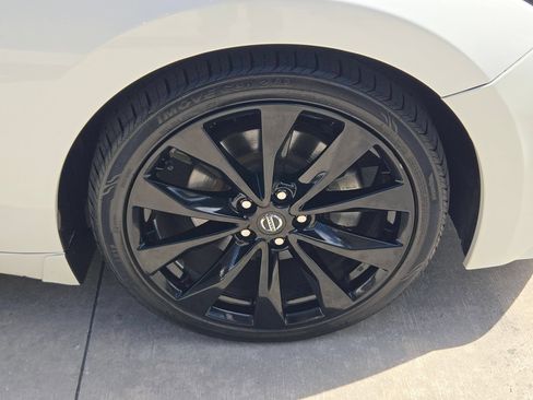 Used 2021 Nissan Maxima SR w/ Sport Mat Group FWD image 32