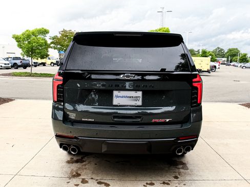 Used 2026 Chevrolet Suburban RST w/ Comfort Package AWD/4WD image 9