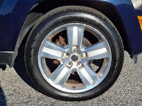 Used 2012 Jeep Liberty Limited Jet image 8