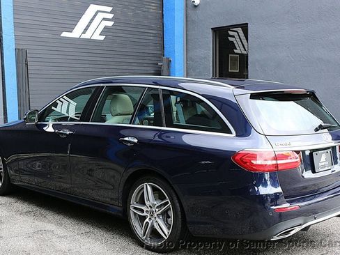 Used 2018 Mercedes-Benz E 400 4MATIC Wagon w/ Premium 2 Package image 5