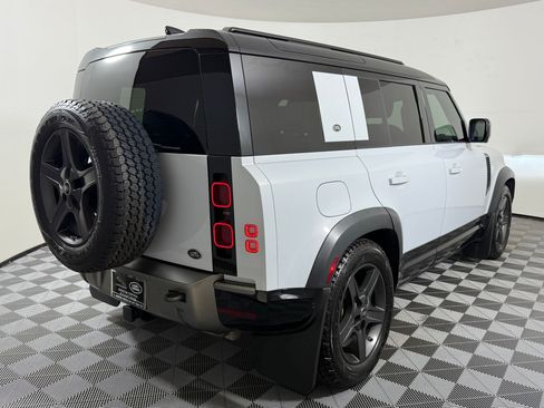 Used 2021 Land Rover Defender 110 X-Dynamic SE AWD/4WD image 9