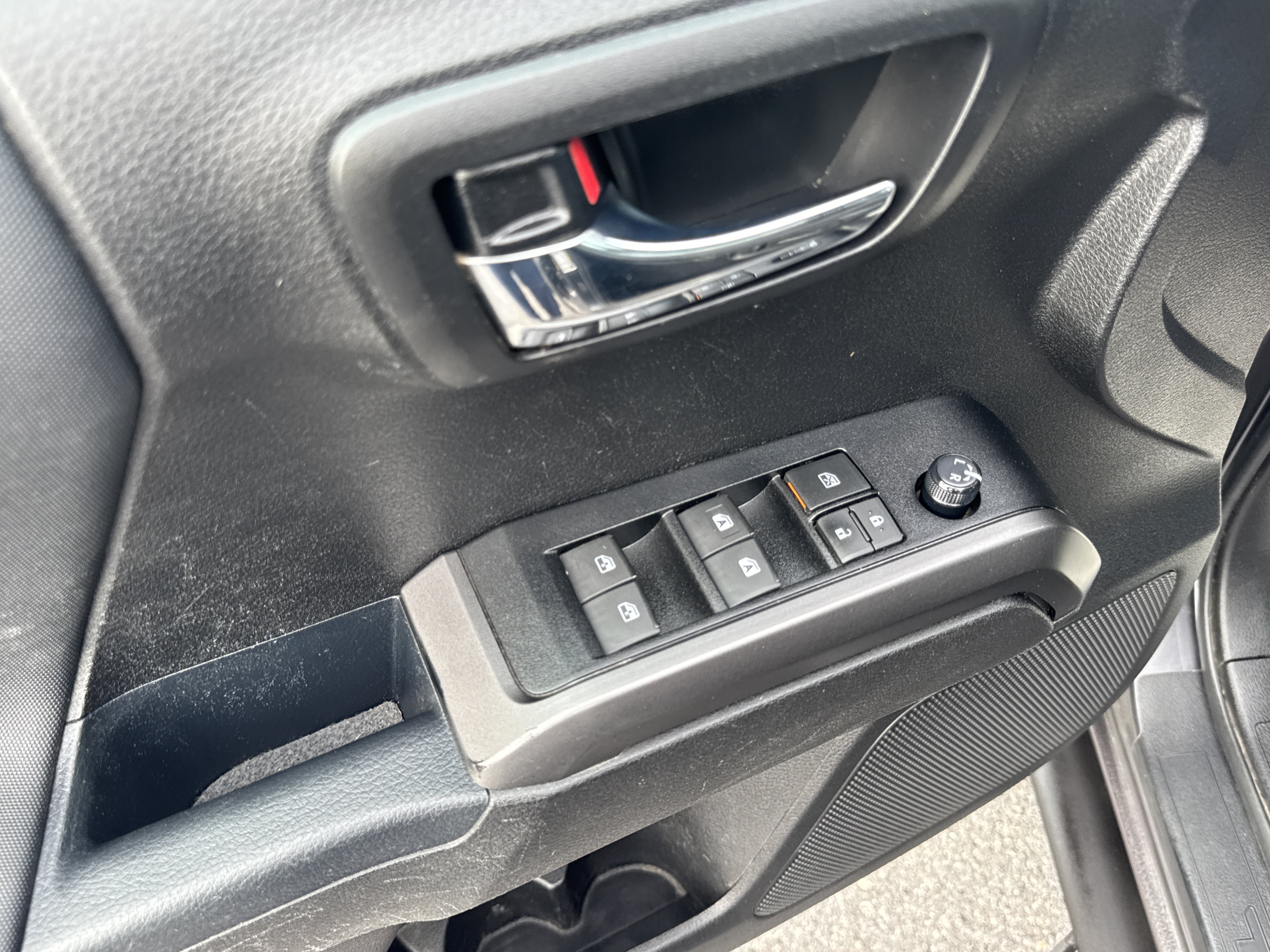 Used 2021 Toyota Tacoma TRD Sport AWD/4WD image 16