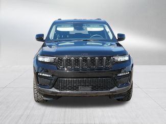 Used 2023 Jeep Grand Cherokee Limited w/ Black Appearance Package video 2