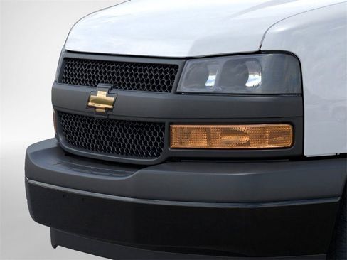 New 2025 Chevrolet Express 2500 image 13