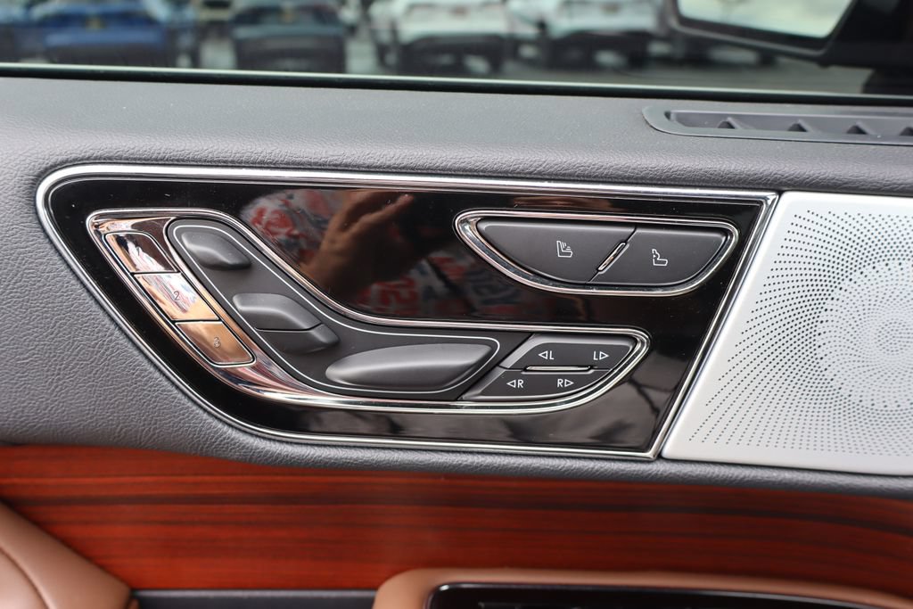 Used 2024 Lincoln Navigator L Reserve AWD/4WD image 17
