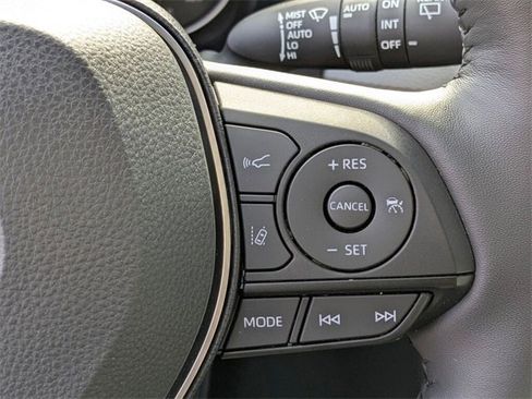 Used 2021 Toyota RAV4 XLE Premium image 24