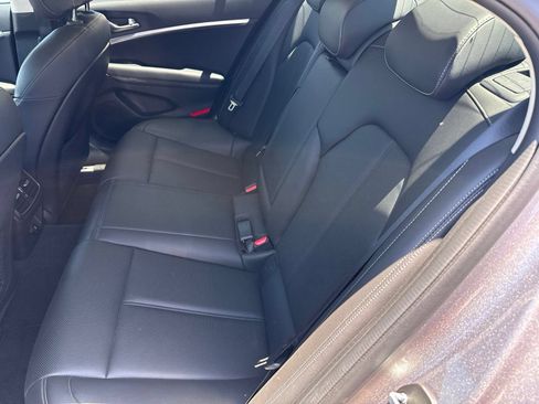 Used 2023 Genesis G70 2.0T AWD/4WD image 5