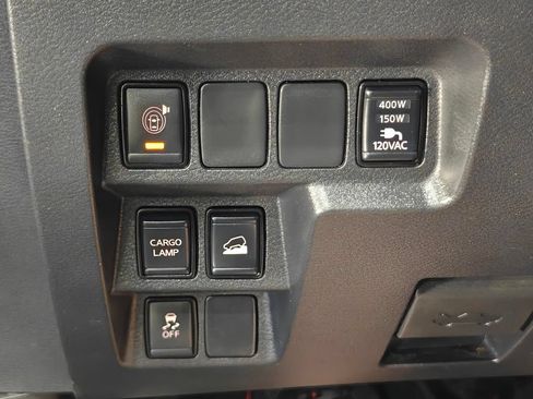 Used 2023 Nissan Frontier SV w/ Technology Package AWD/4WD image 9