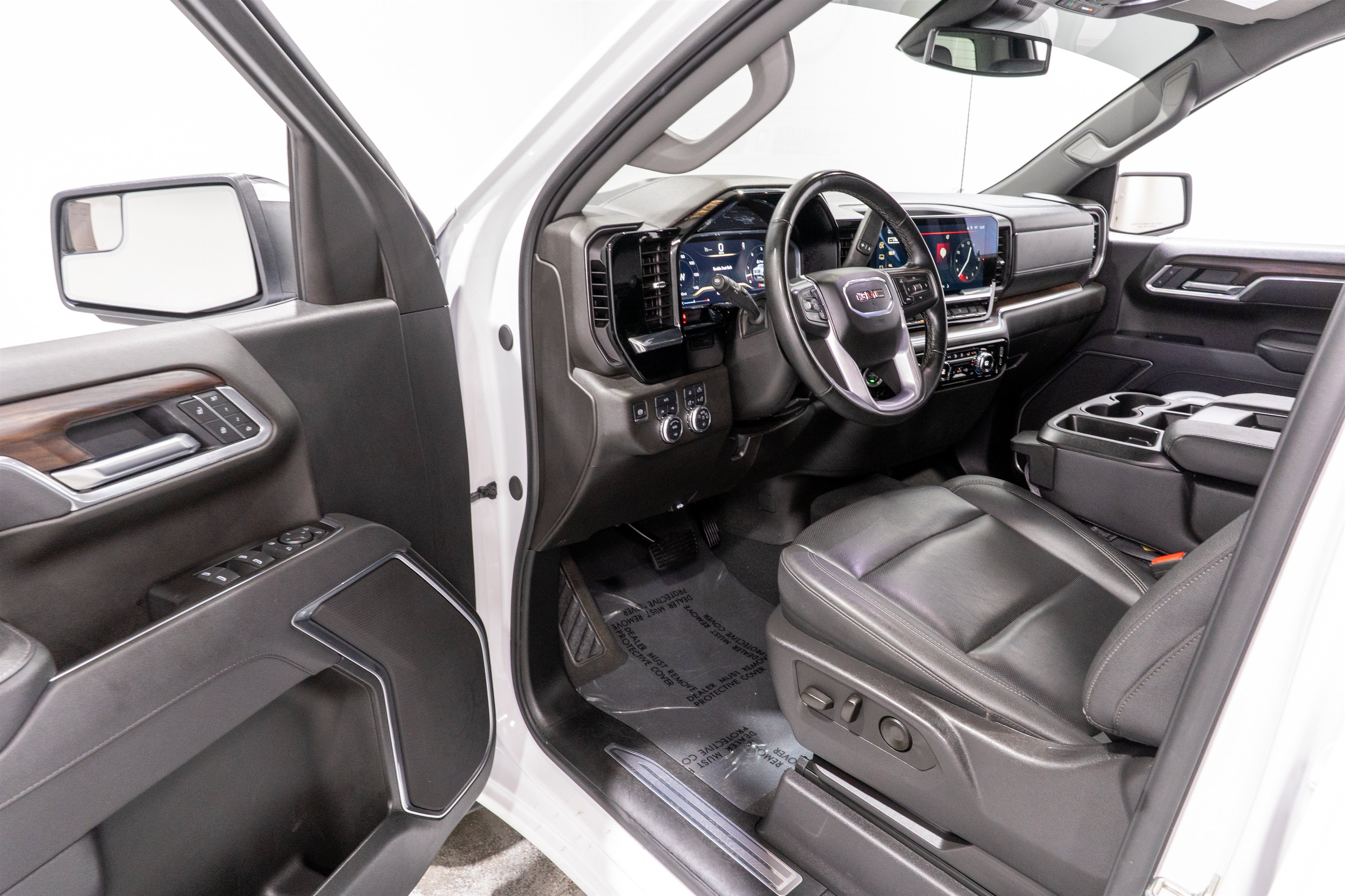 Used 2025 GMC Sierra 1500 SLT AWD/4WD image 13