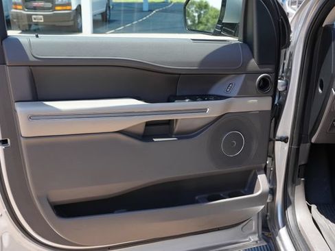Used 2021 Ford Expedition XLT AWD/4WD image 13