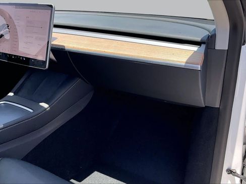 Used 2023 Tesla Model Y AWD image 16