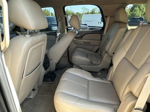 Used 2011 Chevrolet Tahoe LT w/ Luxury Package AWD/4WD image 14
