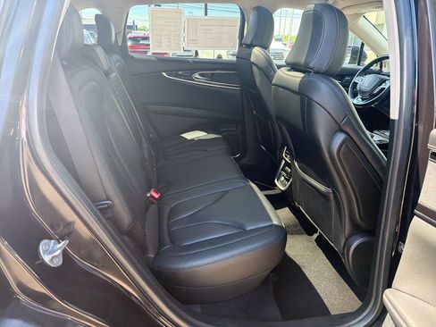Certified 2022 Lincoln Nautilus Reserve AWD/4WD image 17