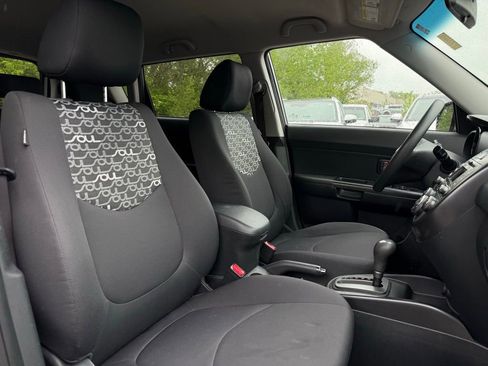 Used 2010 Kia Soul + FWD image 15