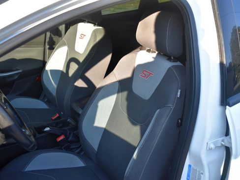 Used 2016 Ford Focus ST FWD image 13
