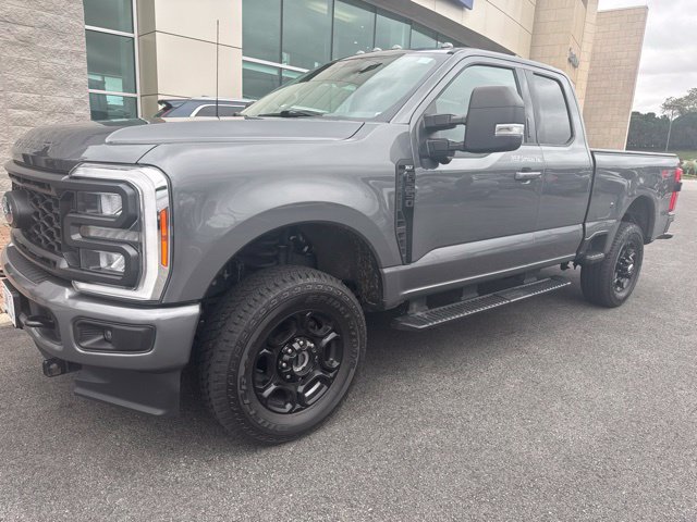 Used 2023 Ford F250 XLT w/ XLT Premium Package AWD/4WD image 2