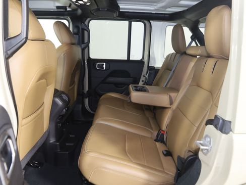 Used 2022 Jeep Wrangler Unlimited Sahara AWD/4WD image 48