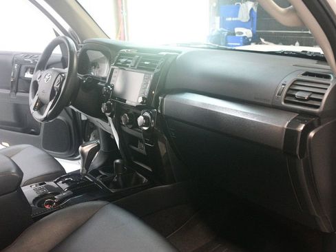 Used 2020 Toyota 4Runner TRD Off-Road Premium w/ Moonroof Package AWD/4WD image 29