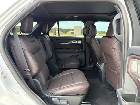New 2026 Ford Explorer Platinum RWD image 27