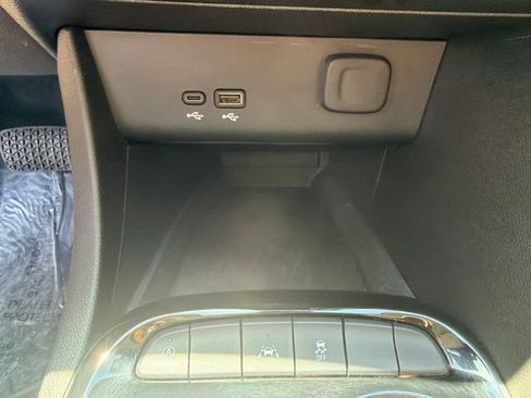 Used 2025 Buick Encore GX Preferred FWD image 26