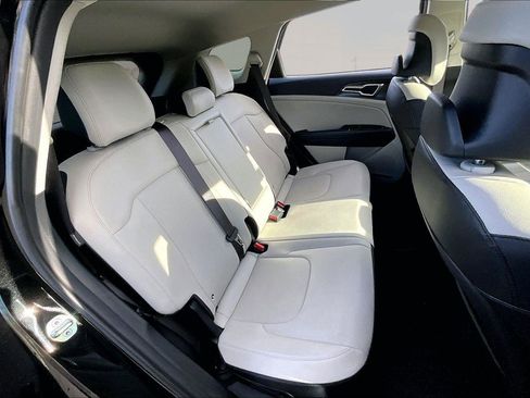 Used 2024 Kia Sportage EX image 25