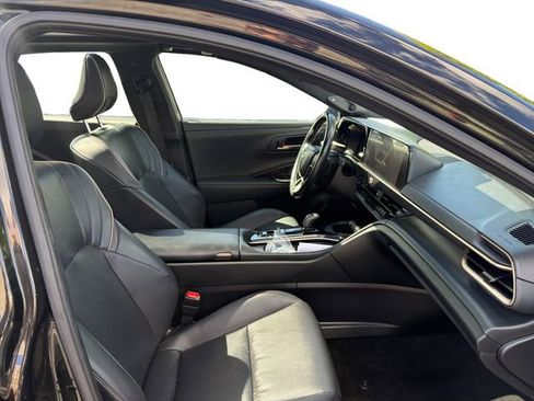 Certified 2024 Toyota Crown Limited image 17