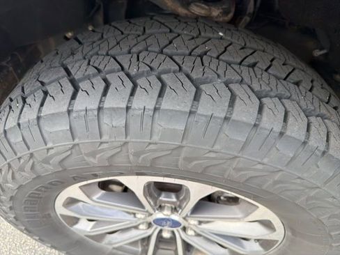 Used 2019 Ford F150 Lariat w/ Equipment Group 502A Luxury image 8