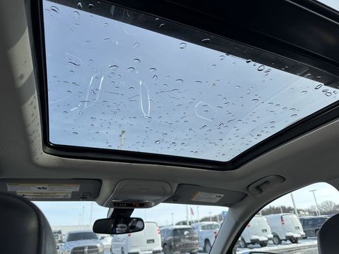 Used 2021 Chevrolet Equinox Premier image 22