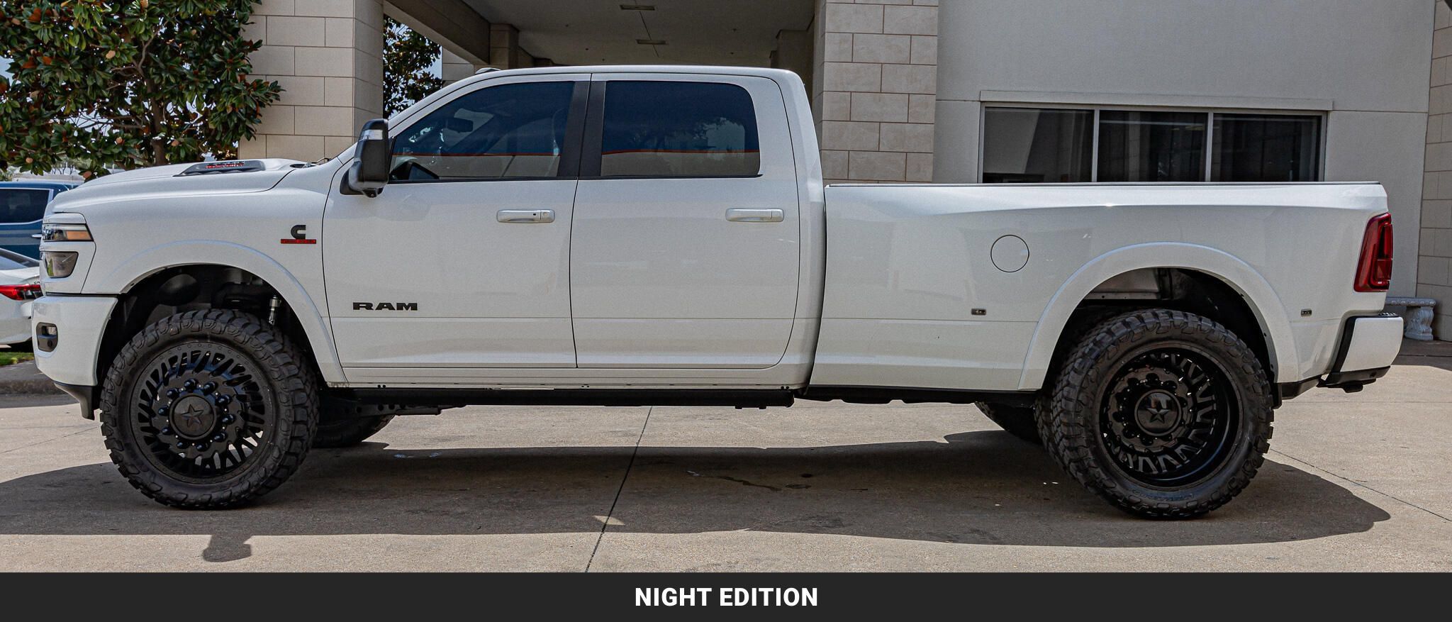 Used 2025 RAM 3500 Limited AWD/4WD image 6