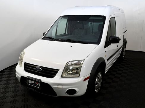Used 2010 Ford Transit Connect XLT image 2