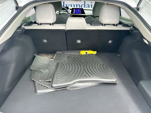 Used 2024 Toyota Prius XLE FWD image 13
