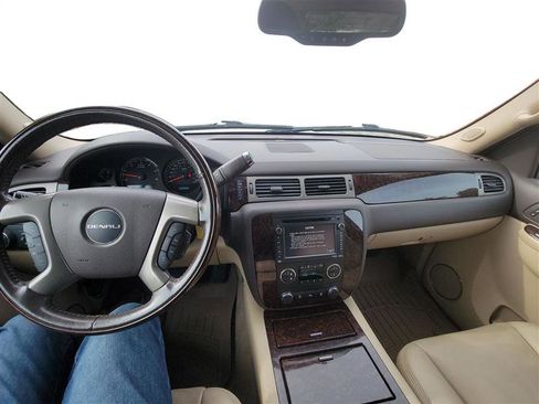 Used 2014 GMC Yukon Denali image 23