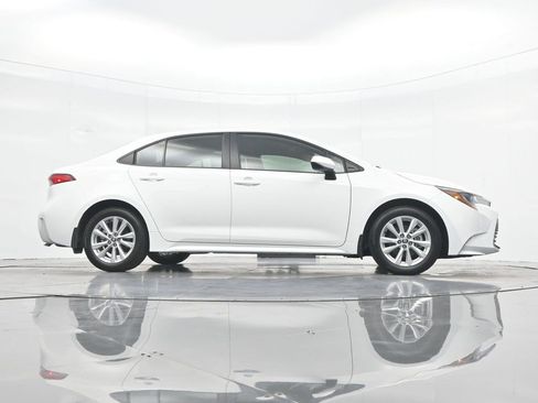 Used 2025 Toyota Corolla LE w/ LE Premium Package FWD image 29