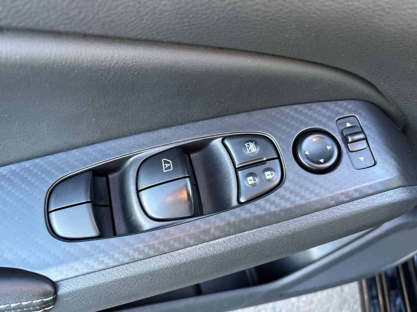 Used 2025 Nissan Altima 2.5 SV FWD image 9