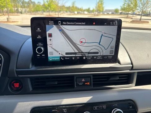 Used 2025 Honda Pilot Touring image 6