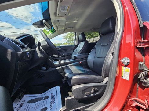 Used 2020 Ford Edge Titanium image 6
