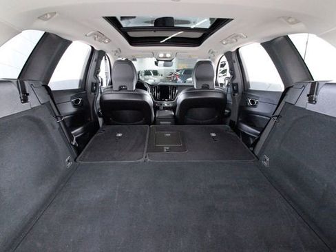 Certified 2025 Volvo XC60 B5 Plus image 29