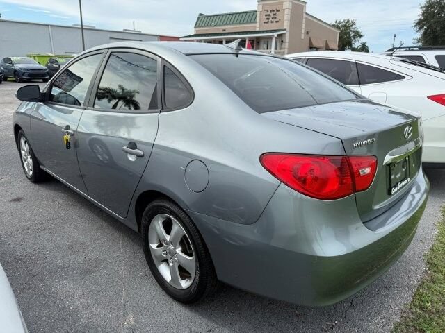 Used 2010 Hyundai Elantra SE FWD image 6