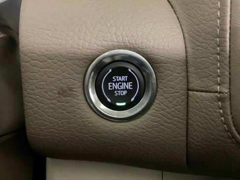 Used 2023 GMC Yukon XL Denali image 17