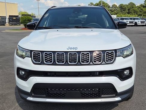 Used 2025 Jeep Compass Limited AWD/4WD image 5