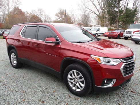 Used 2020 Chevrolet Traverse LT image 7