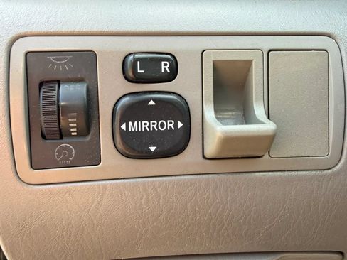 Used 2003 Toyota Corolla LE FWD image 16